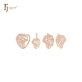 Conjunto de joyas de dos tonos en oro rosa con pétalos de rosa superpuestos, colgante y anillos