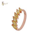 Anillos de moda en oro rosa con circonitas cúbicas amarillas oliva y racimo de marquesa paralelo