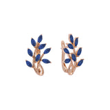 Pendientes de oro rosa con circonitas cúbicas y flores en racimo ascendente