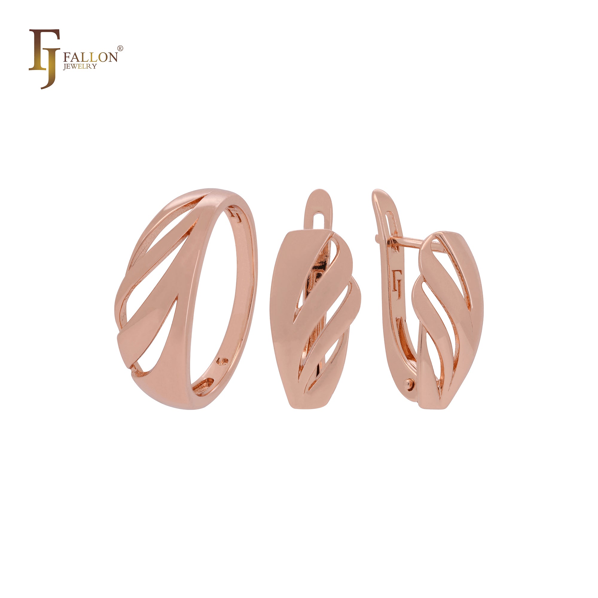 Conjunto de joias com anéis e pingentes em ouro rosa