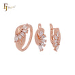 Lujoso conjunto de joyas de oro rosa con circonitas cúbicas en racimo de marquesa, color amarillo oliva o blanco, y anillos.