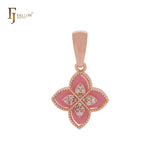 Colgante de oro rosa y oro de 14 quilates con trébol en capas blanco y negro