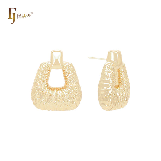 Pendientes de botón de oro de 14 quilates, oro rosa y oro blanco con forma de péndulo con textura irregular y candado.