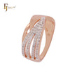 Anillos de moda de dos tonos en oro rosa con circonitas blancas entrelazadas