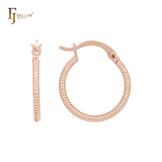 Brincos de argola em ouro 14K texturizados com corda de cobra e ouro rosa