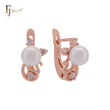 Pendientes infantiles de oro rosa con forma de gatito y perla con circonitas blancas