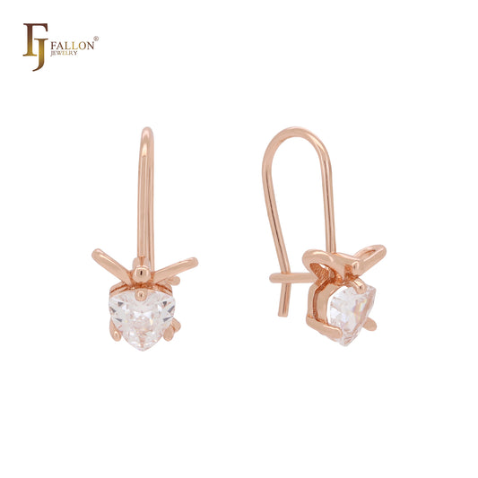 Brincos solitários triangulares de zircônia cúbica branca em ouro rosa para crianças