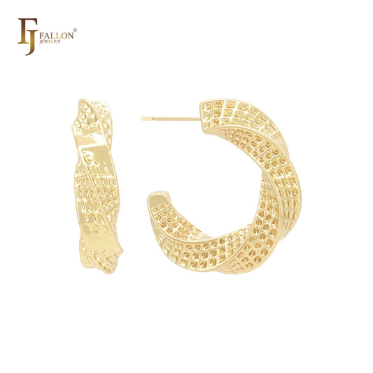 Aretes tipo aro con forma de C y malla trenzada en oro de 14 quilates, oro rosa y oro blanco.