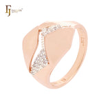 Anillos de moda bicolor en oro rosa con circonitas blancas y hexágono geométrico con símbolo de rayo