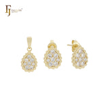 Kleines Schmuckset aus 14 Karat Gold mit Anhänger und Ohrsteckern, tropfenförmiger Cluster aus weißen, abgerundeten Zirkonia