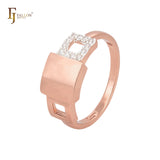 Anillos de moda en oro rosa con forma de cubo hueco de circonitas blancas