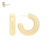 Brincos de argola em formato de tubo sobreposto em formato de marquise em ouro 14K, ouro rosa e ouro branco