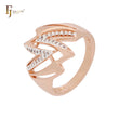 Anillos de moda en oro rosa de dos tonos con circonitas blancas en zigzag y símbolo de rayo