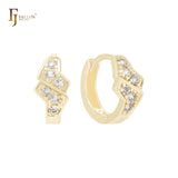 Brincos Huggie de ouro 14K com zircônias cúbicas brancas e bumerangue duplo