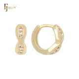 Cluster weiße CZs verdrehte Unendlichkeitszeichen Acht Zeichen 14K Gold Huggie Ohrringe