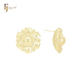 Brincos de pino em formato de pirâmide mista com pontos hexagonais em ouro 14K, ouro rosa e ouro branco