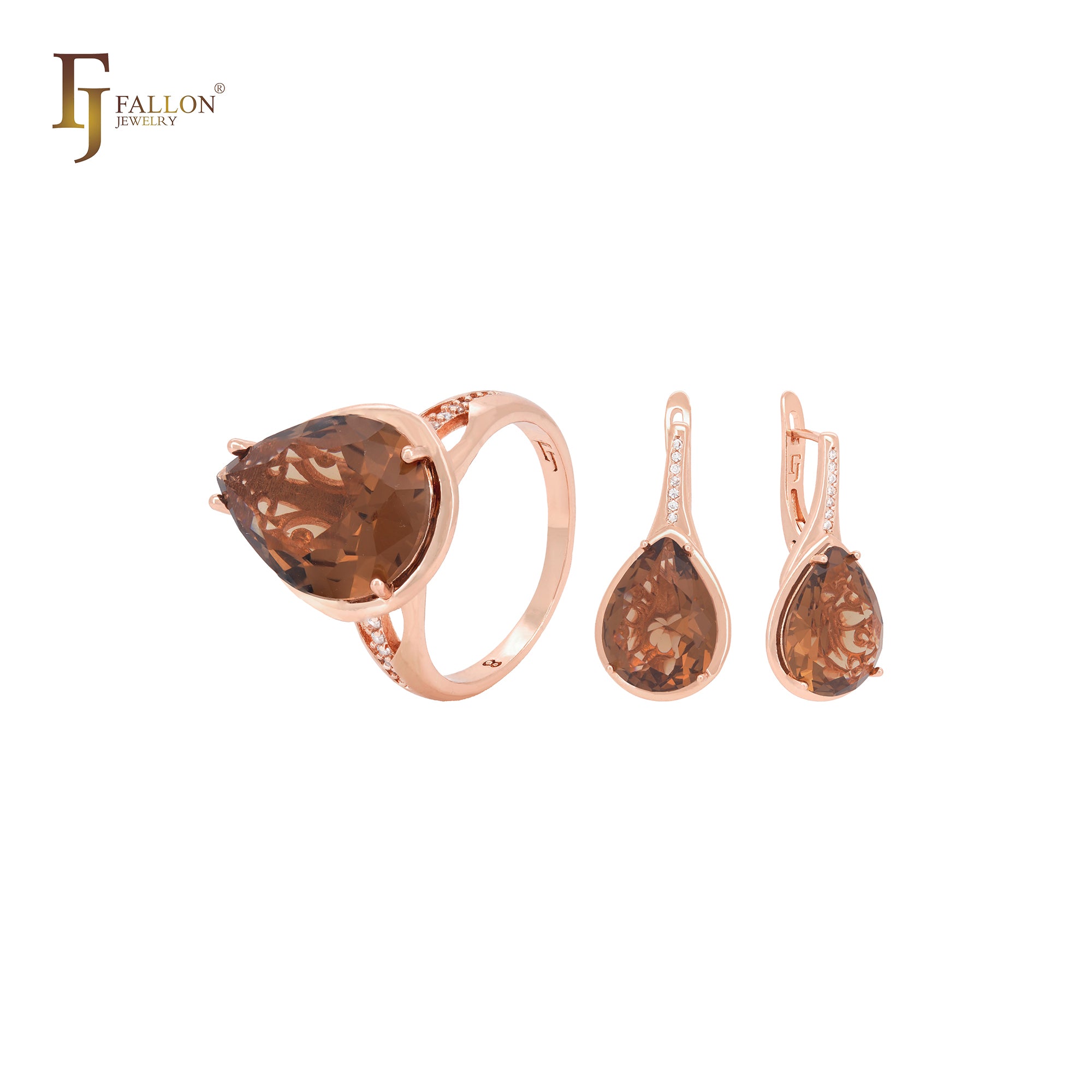 Conjunto de joias de ouro rosa com zircônia cúbica e anéis em formato de pera grande
