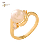 Solitaire Pearl lado com anéis de ouro 14K CZs brancos