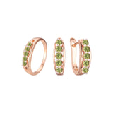 Conjunto de joias de anéis de ouro rosa de dois tons e cinco pedras coloridas cluster cz